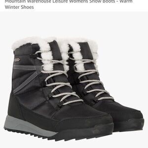 Nwob. Mountain warehouse boots